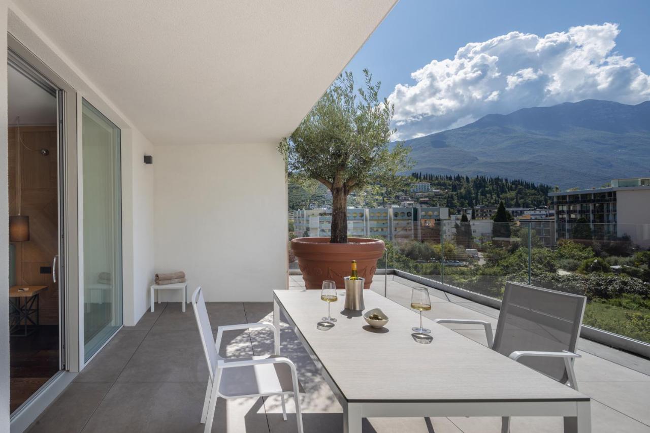 Aris & Sky Pool - Tonelli - Adult Friendly Aparthotel