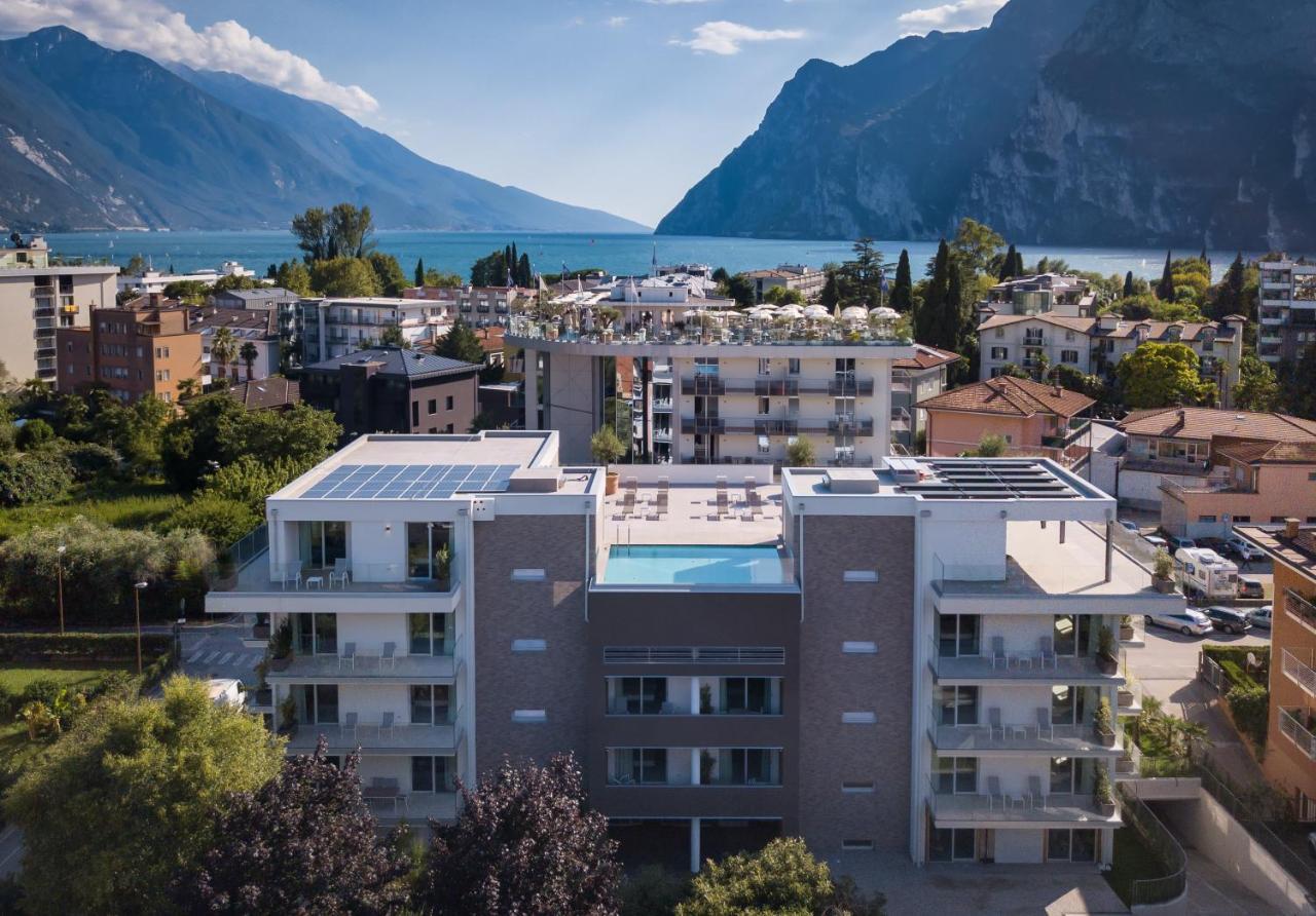 Aris & Sky Pool - Tonelli - Adult Friendly *