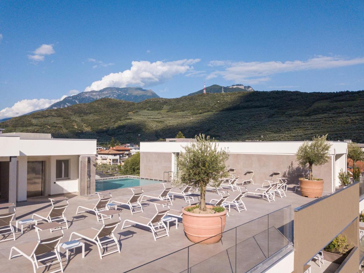 Aris & Sky Pool - Tonelli - Adult Friendly Aparthotel *