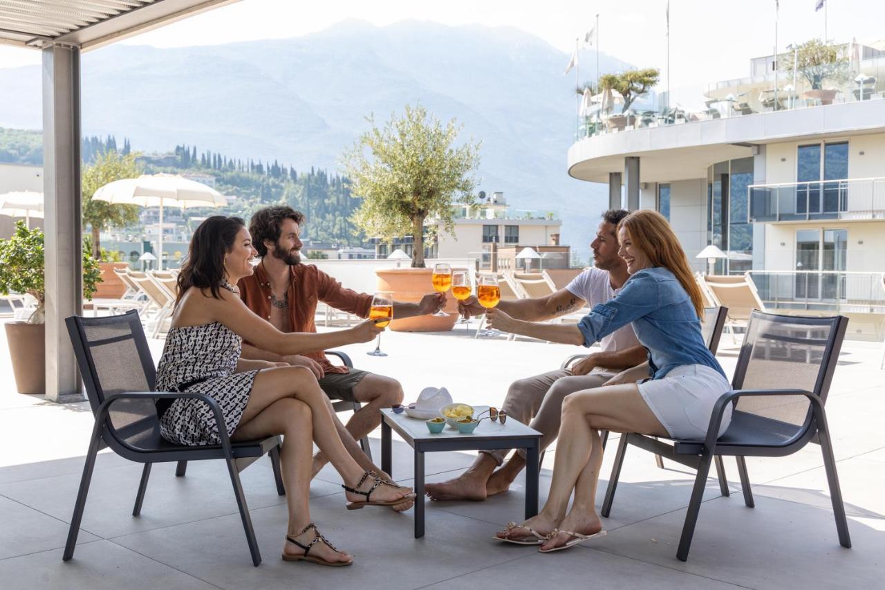 Aris & Sky Pool - Tonelli - Adult Friendly Riva del Garda